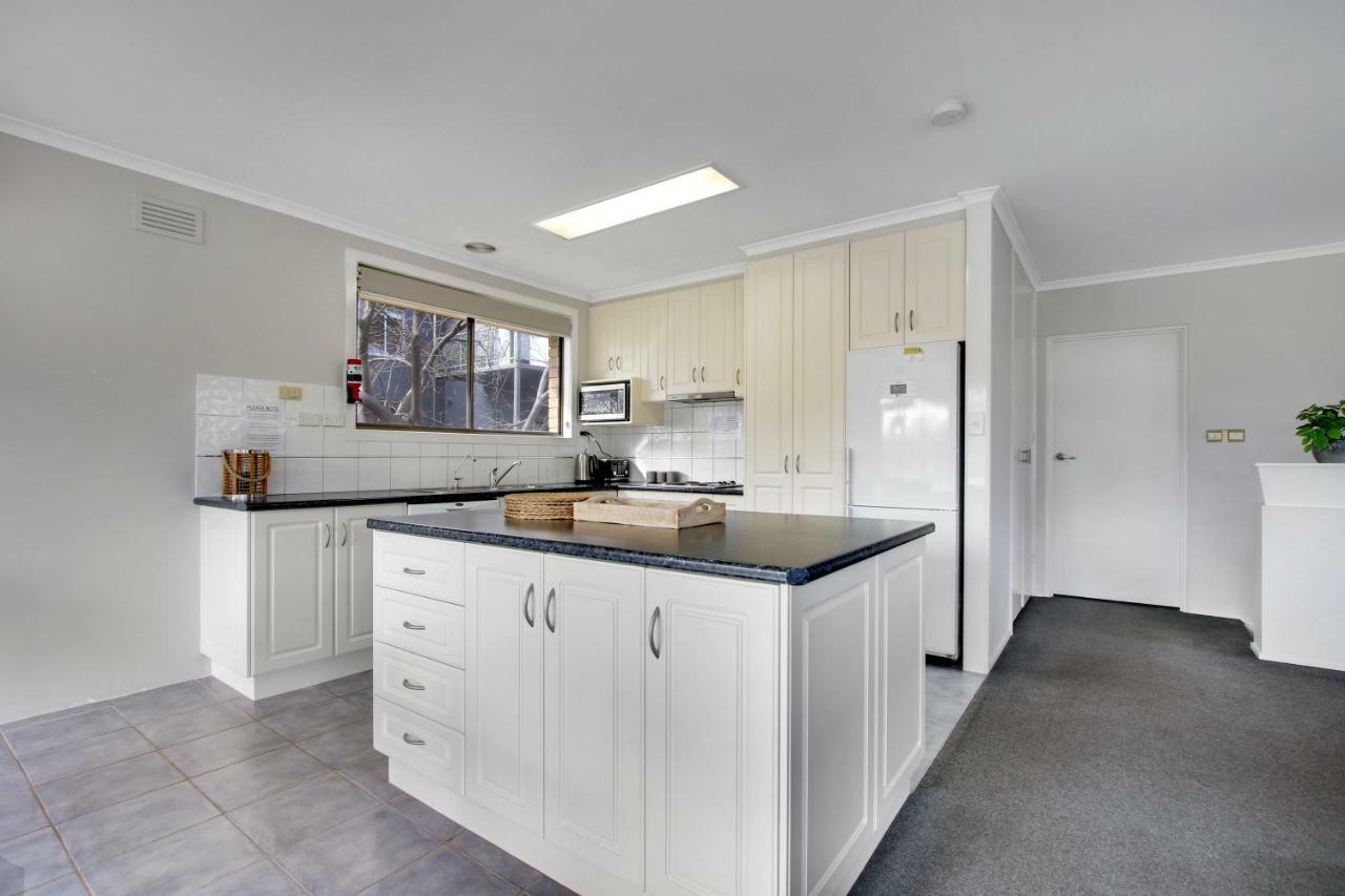 Hybiscus Waterfront Apartments Lakes Entrance Εξωτερικό φωτογραφία