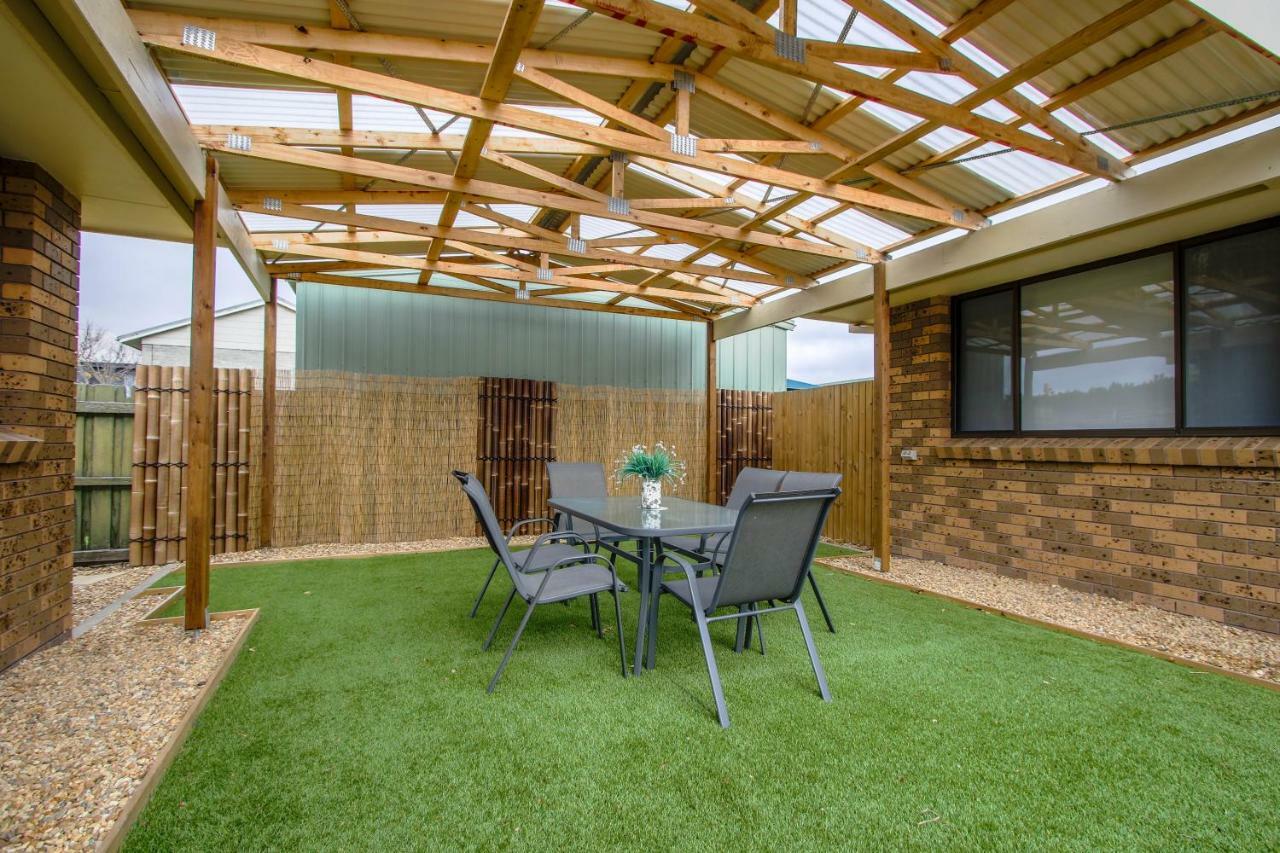 Hybiscus Waterfront Apartments Lakes Entrance Εξωτερικό φωτογραφία
